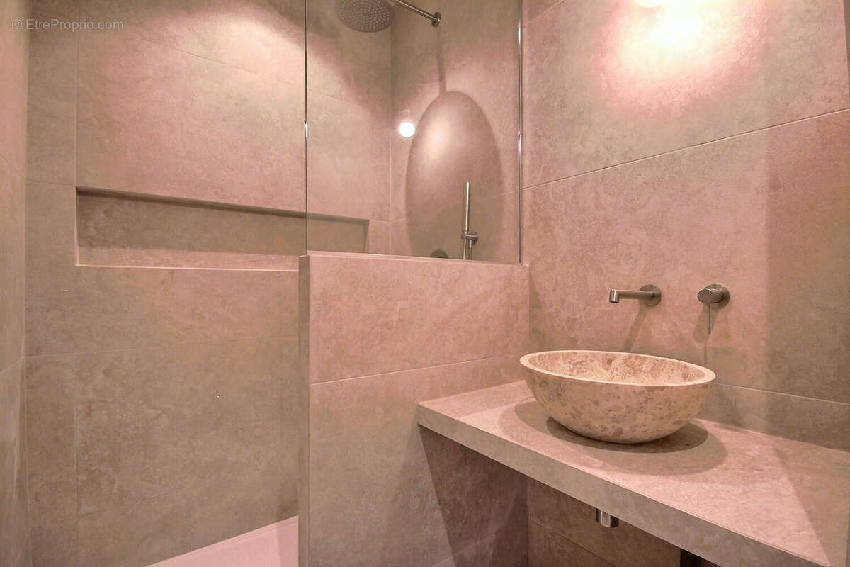 Appartement à MARSEILLE-7E