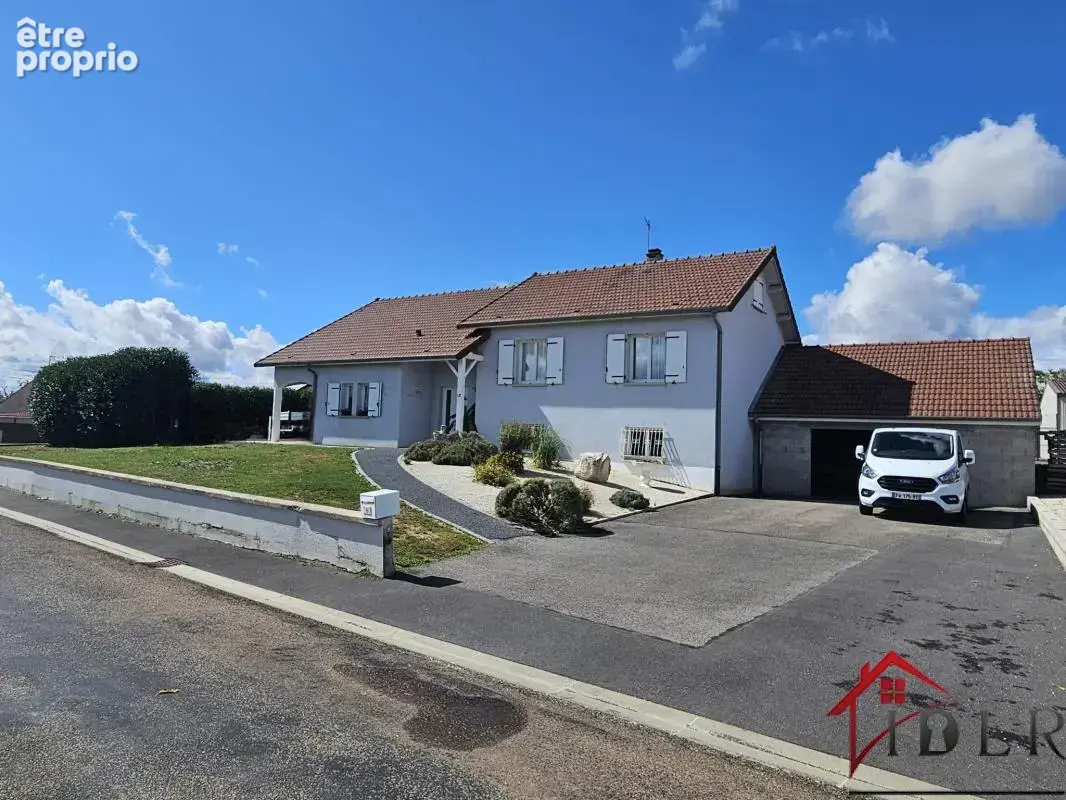Maison à TROISFONTAINES-LA-VILLE
