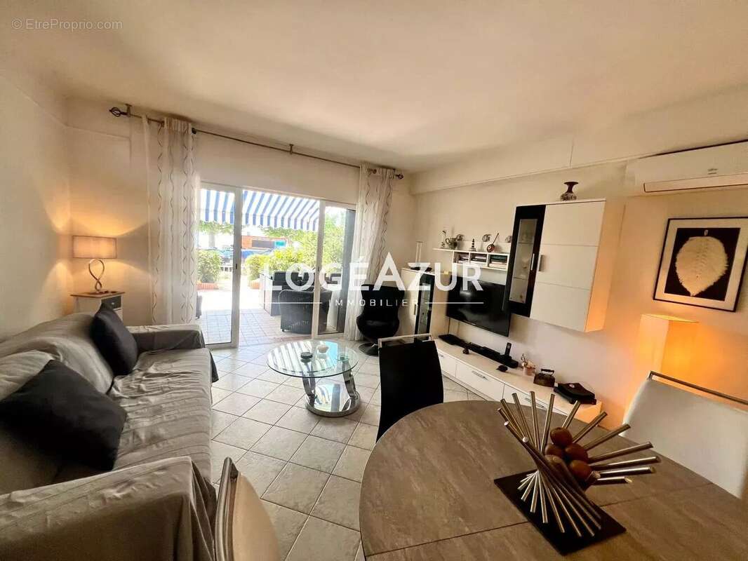 Appartement à VALLAURIS