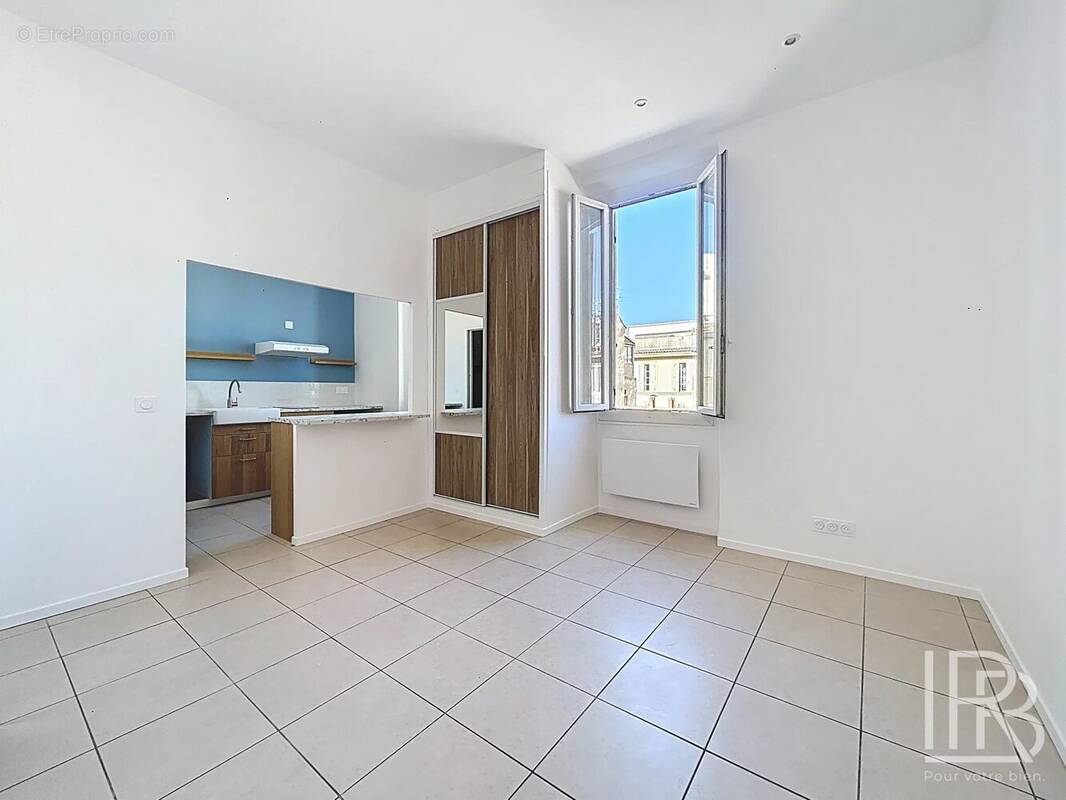 Appartement à MARSEILLE-6E