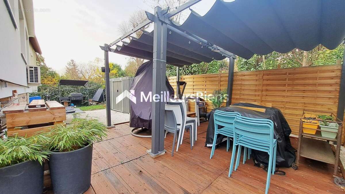 Maison à MONTMORENCY