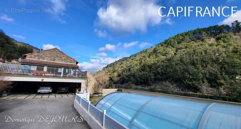 Maison à SAINT-SAUVEUR-DE-MONTAGUT