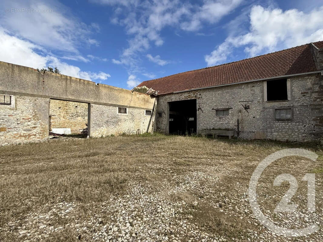 Maison 530 m² à Nangis  - photo 14