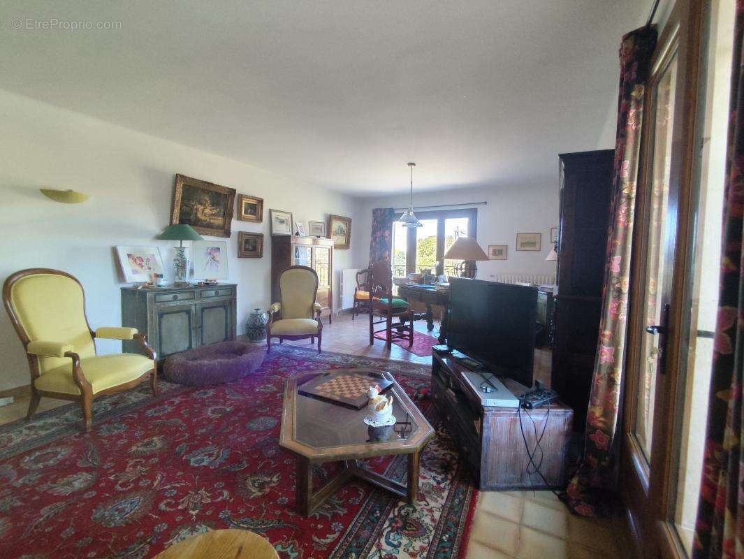 Maison à SAINT-HILAIRE-DE-BRETHMAS