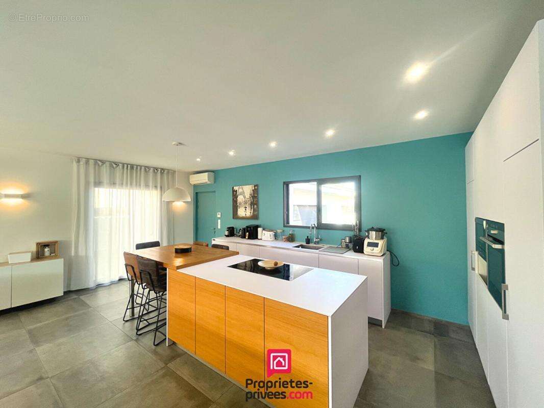 Maison à PUGET-SUR-ARGENS