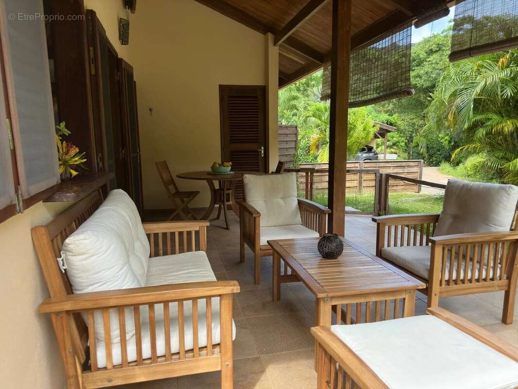 Maison à REMIRE-MONTJOLY