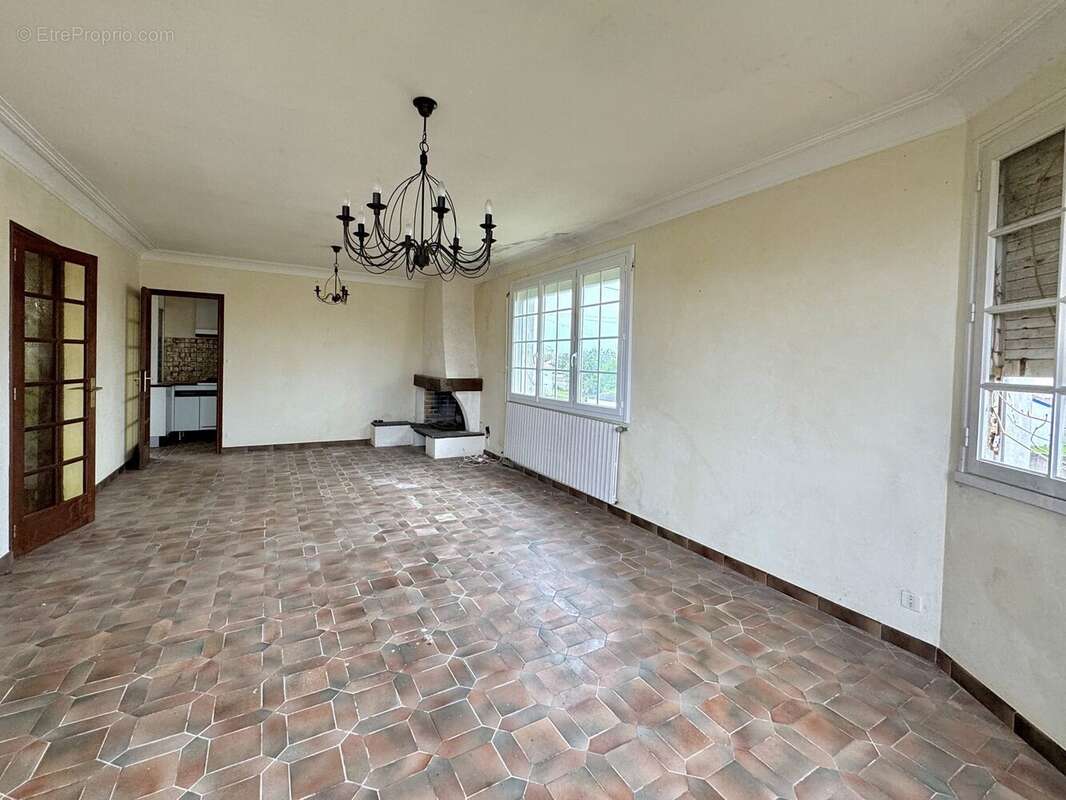 Pièce de vie - Maison à SAINT-HILAIRE-DE-RIEZ