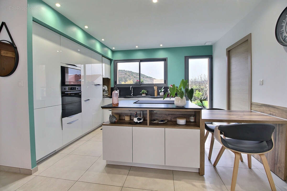 Maison à SAINT-GENGOUX-LE-NATIONAL