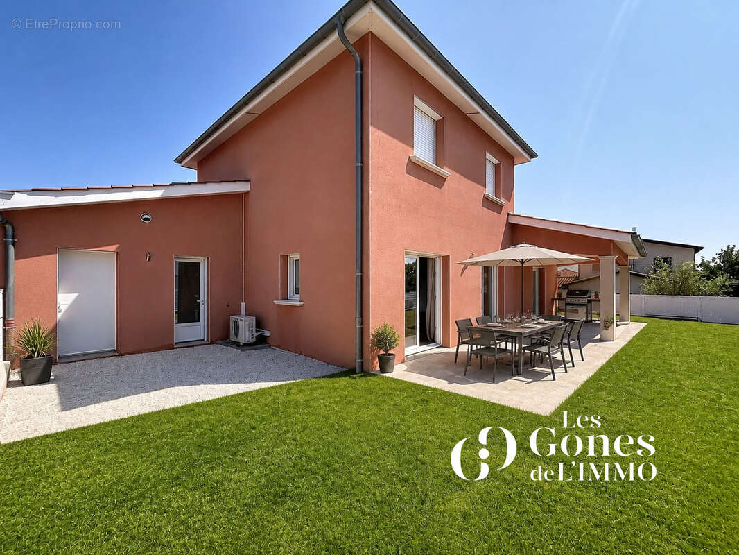 Maison T5 de 142m2 - double garage - Terrain de 675 m2 - photo 2