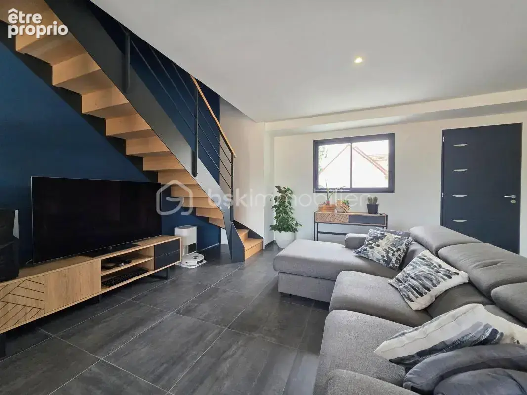 Maison contemporaine de 2023 avec 1 861 m² de terrain - photo 6