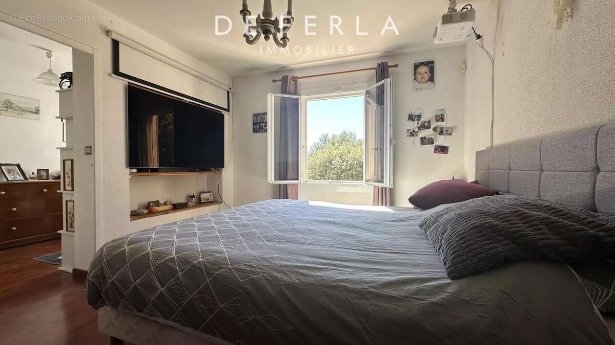 Maison à PEYROLLES-EN-PROVENCE