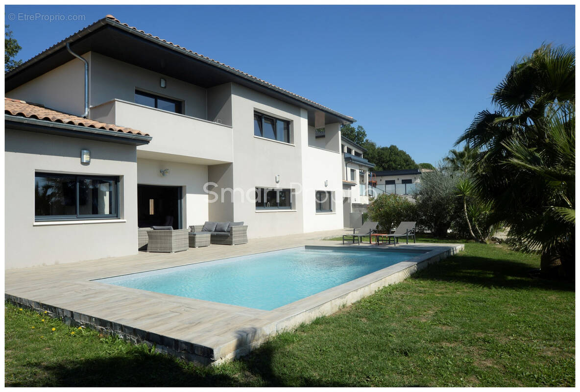 Maison à MONTBOUCHER-SUR-JABRON