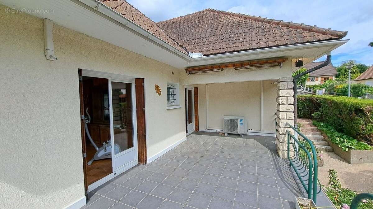 Maison à BRIIS-SOUS-FORGES