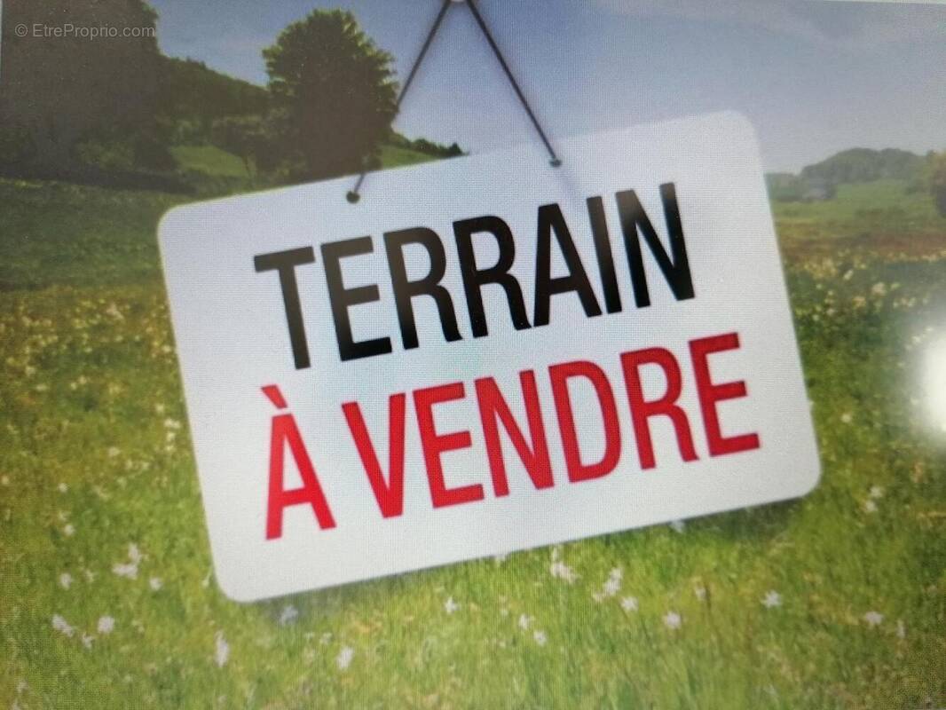 Terrain à VEZENOBRES