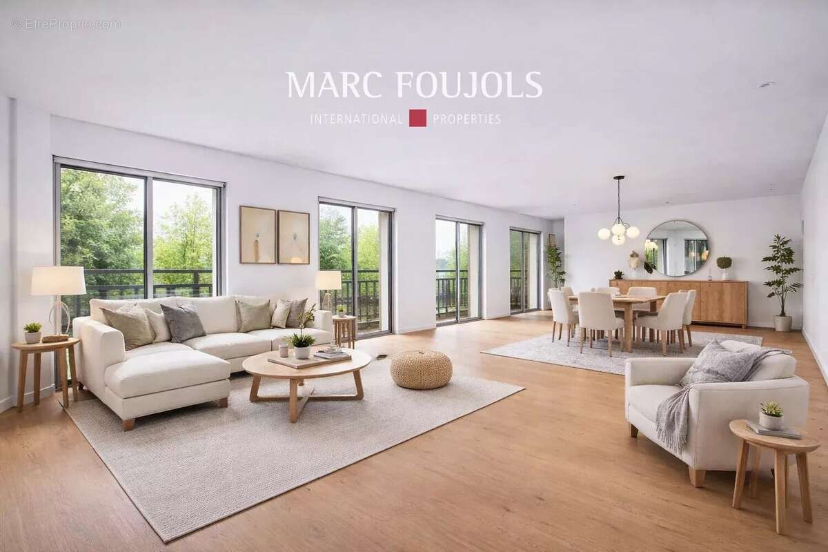 Appartement à PARIS-8E