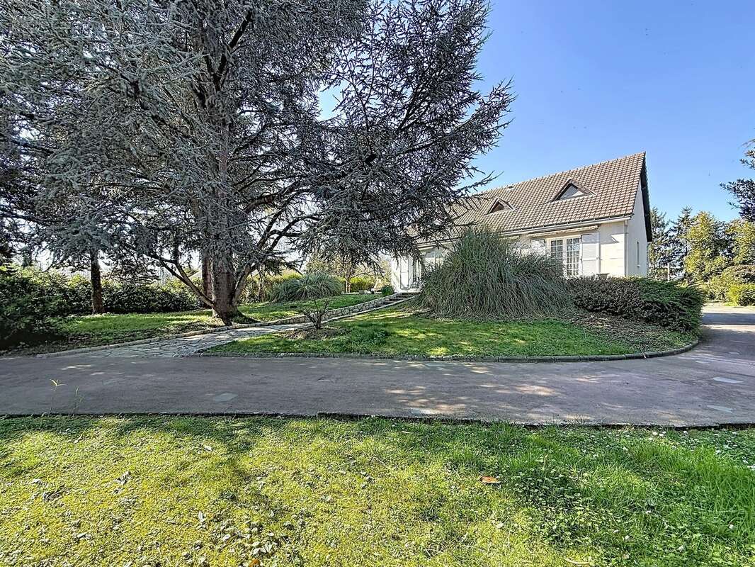Maison familiale  à vendre 6 pièces JOUE LES TOURS (37) - photo 9