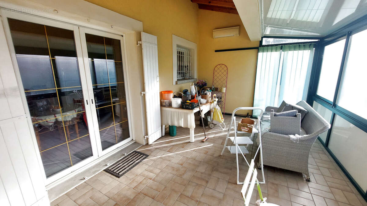 Maison à MONTELIMAR