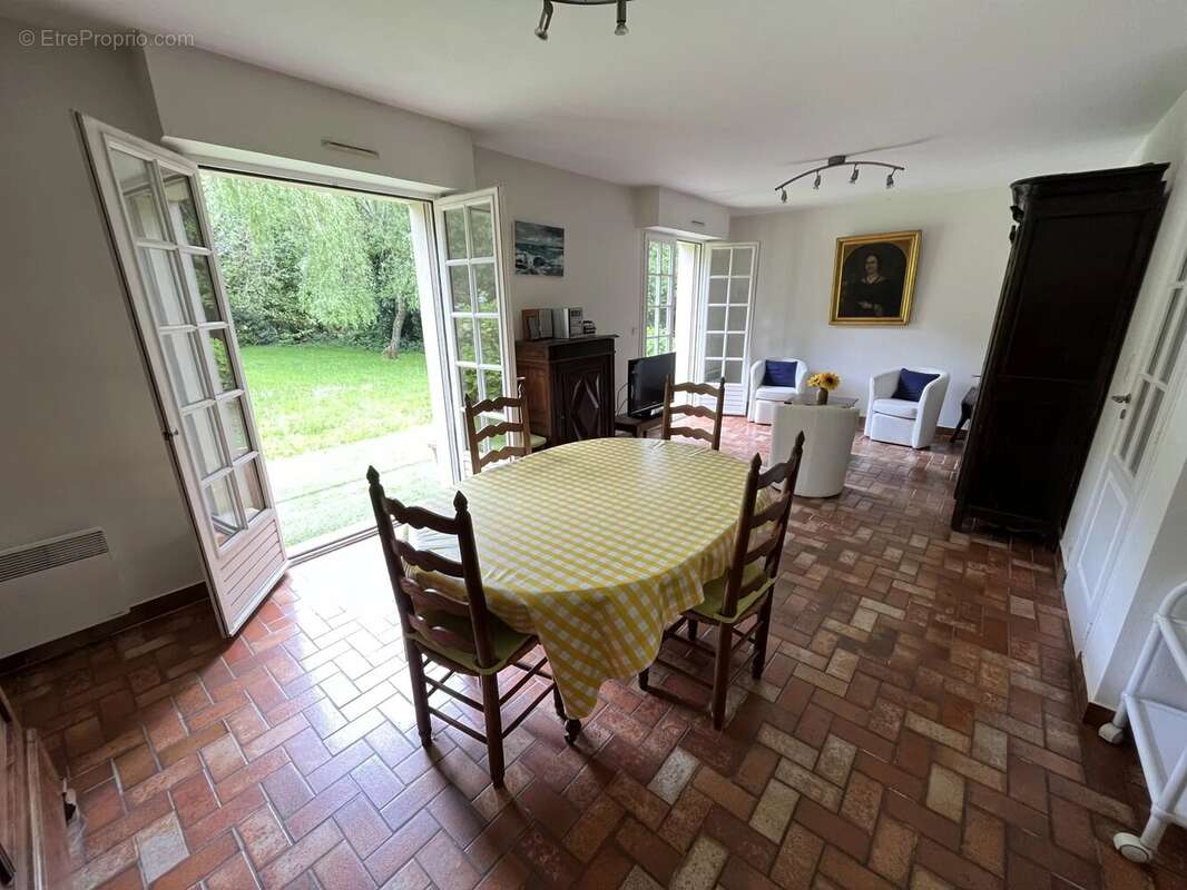 Maison à GRAND-CHAMP