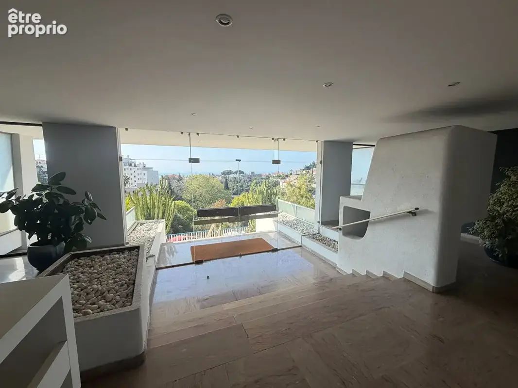 Co-Exclusivité : Superbe & spacieux appartement 2 pièces rénové - vue mer - Cannes - photo 12