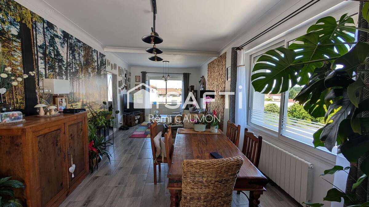 Maison 214 m² à Saint-Vite  - photo 2