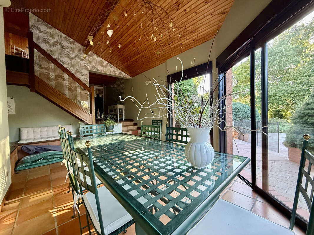 Maison à MONTAIGUT-SUR-SAVE