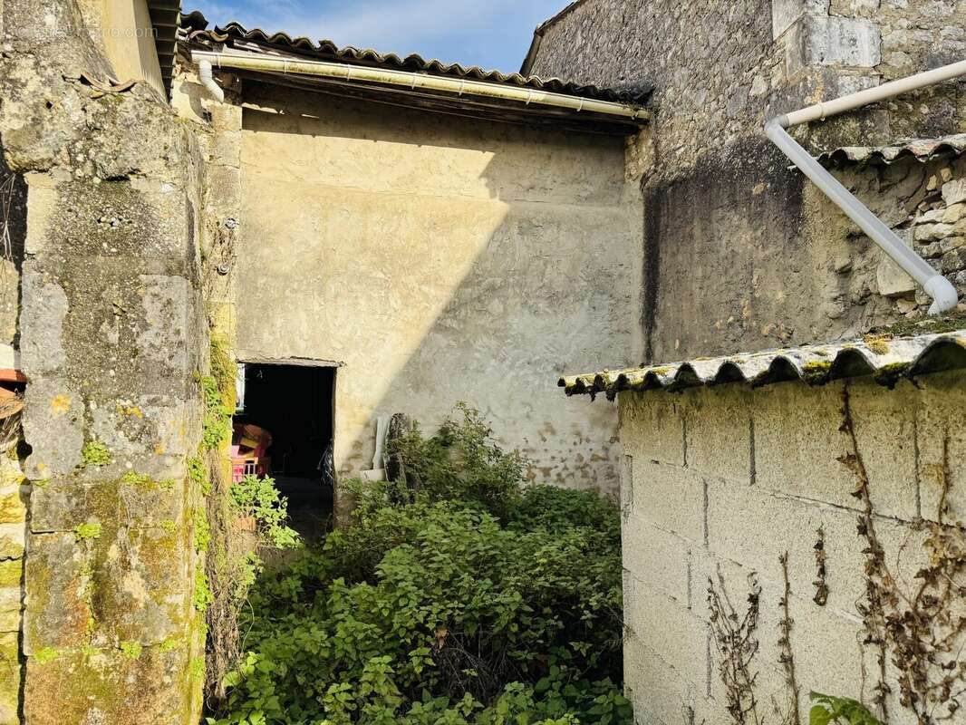 Maison à COZES