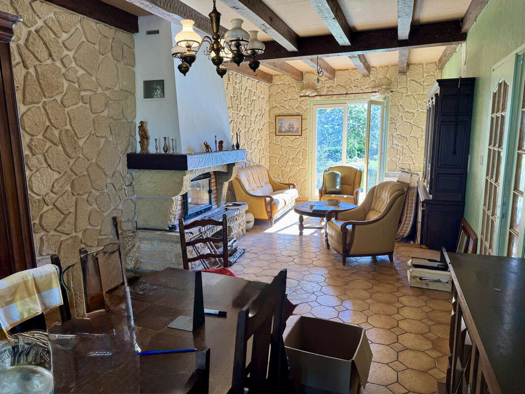 Maison à VARETZ