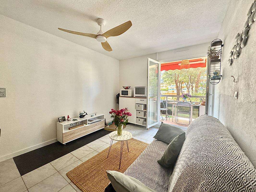 Appartement à BORMES-LES-MIMOSAS