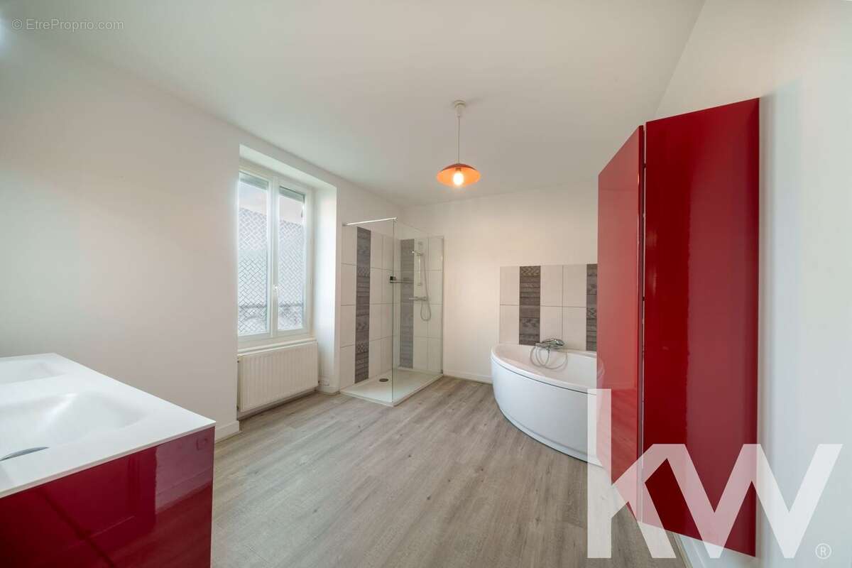 Maison à SAINT-YORRE