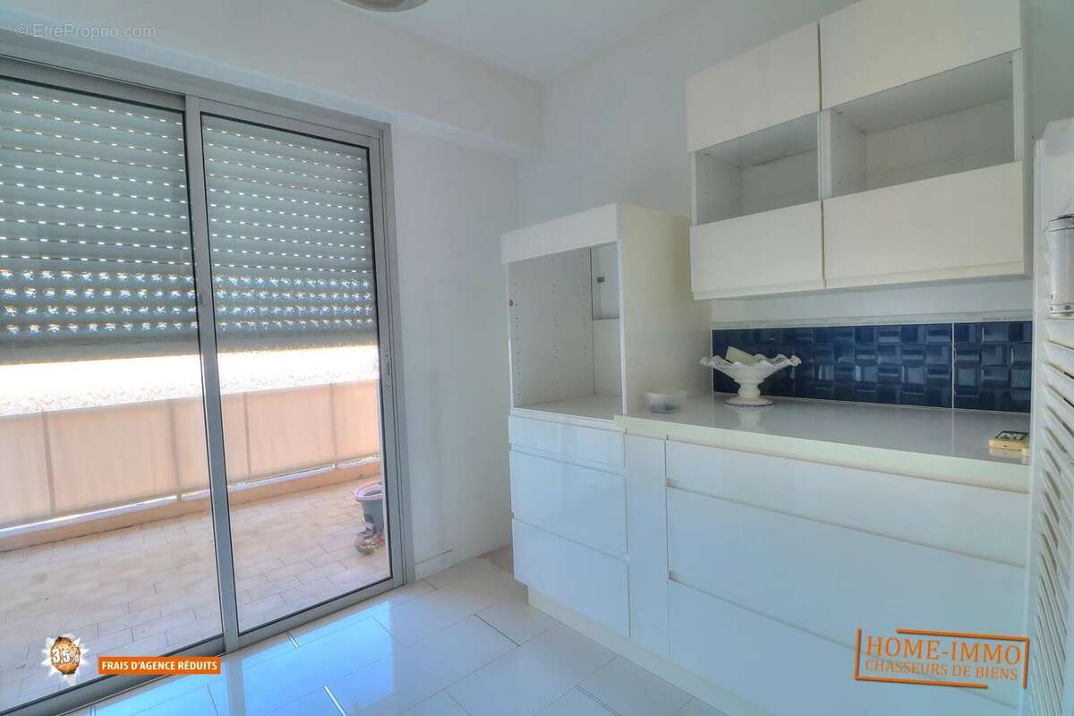 Appartement à SAINT-LAURENT-DU-VAR