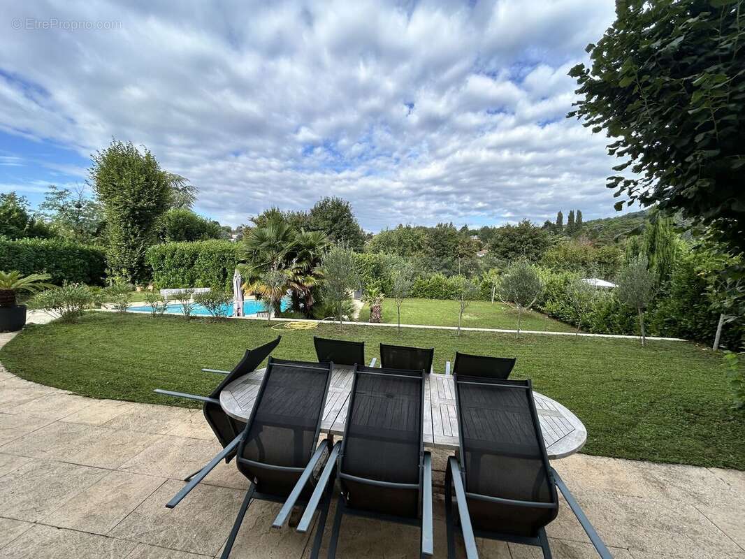 Maison à SAINT-CYR-AU-MONT-D'OR