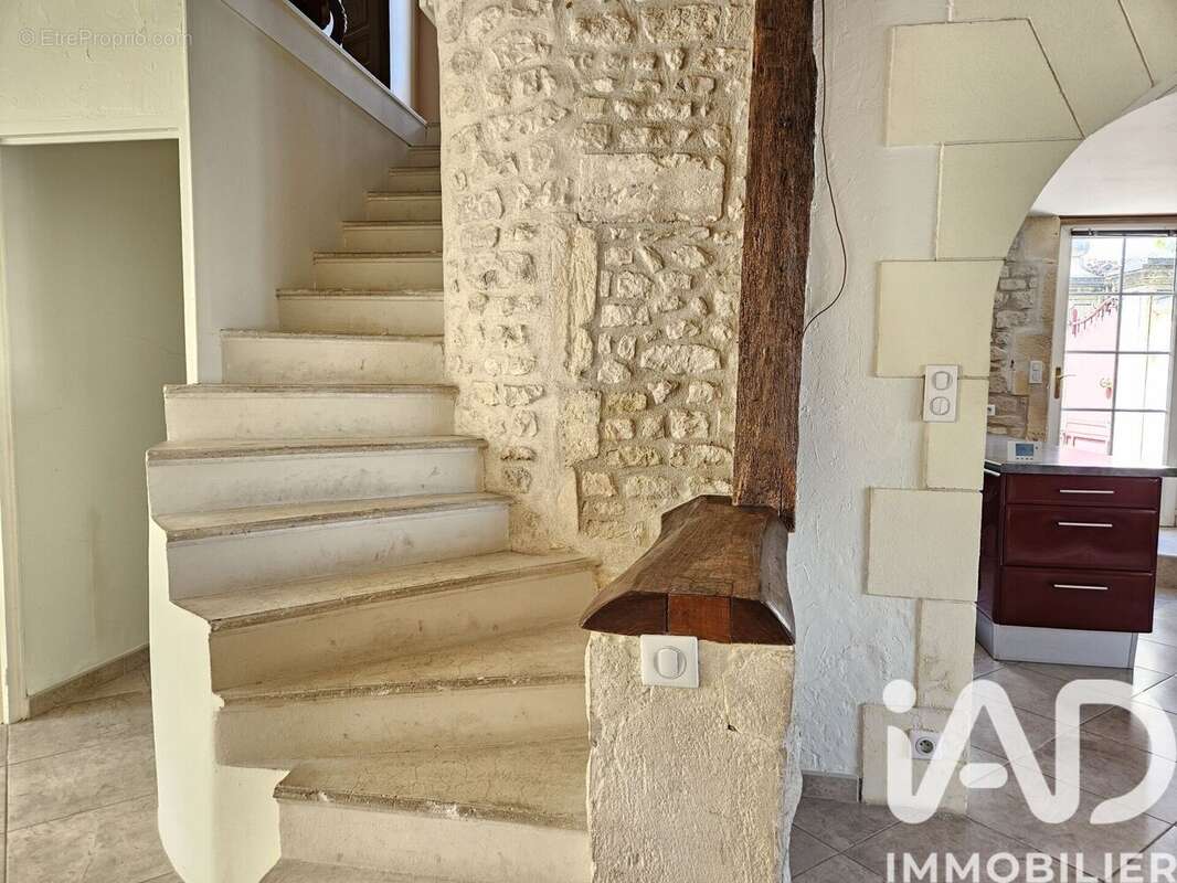 Maison 199 m² à Ars  - photo 8