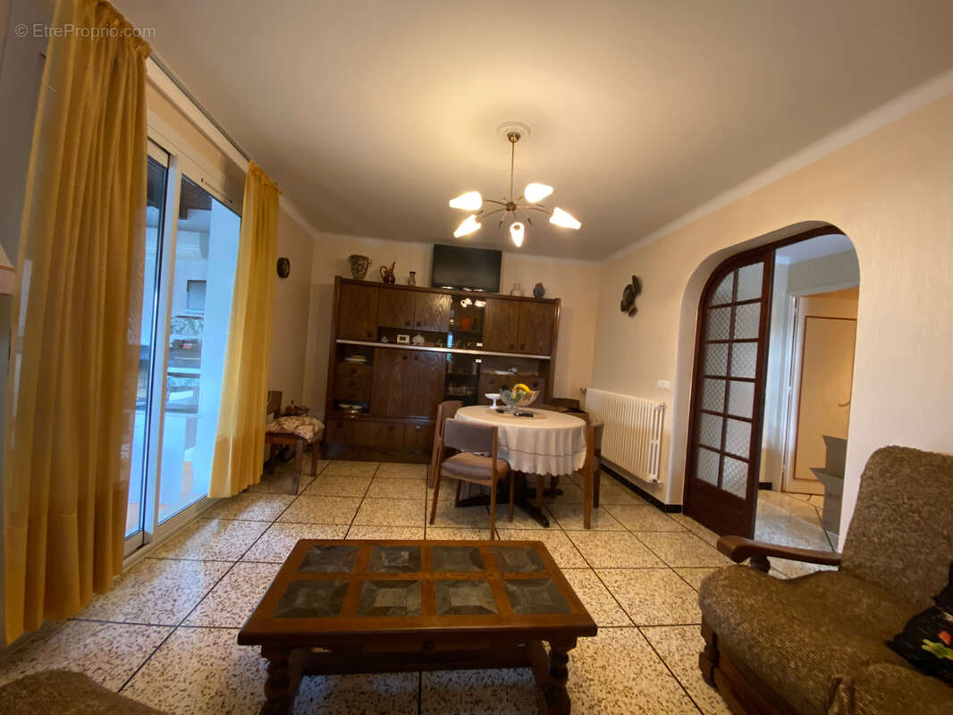 Maison à COURNONTERRAL