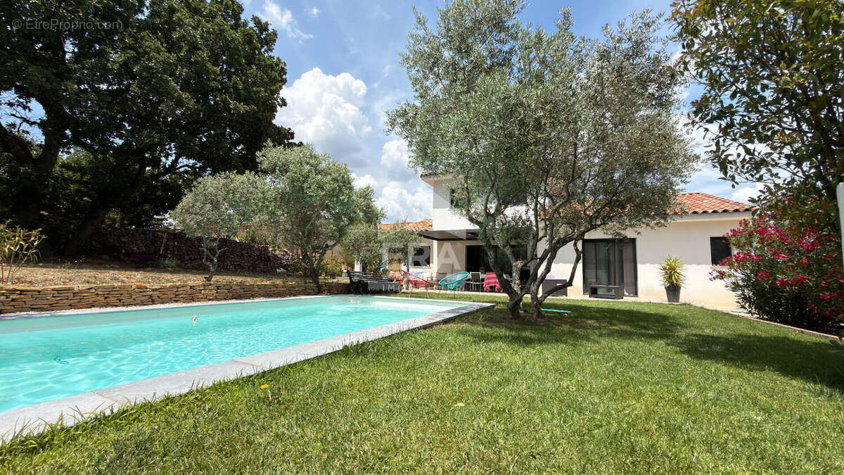 Maison à SAINT-MAXIMIN-LA-SAINTE-BAUME