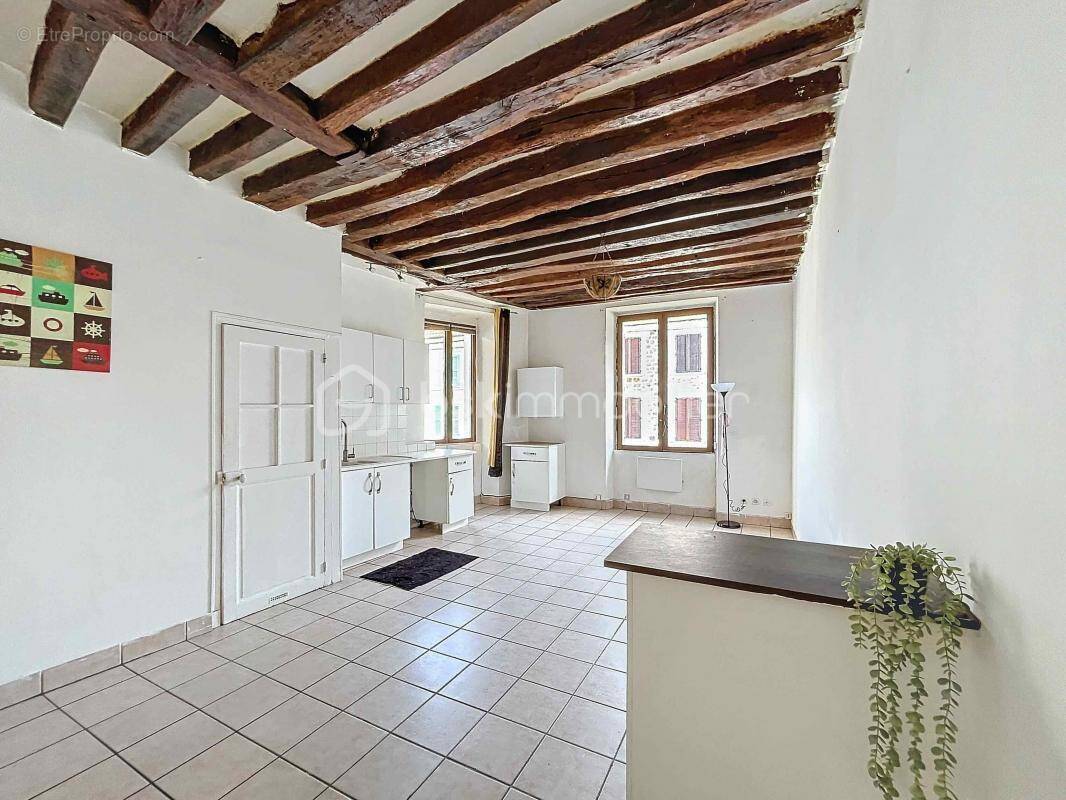 Appartement à CORBEIL-ESSONNES