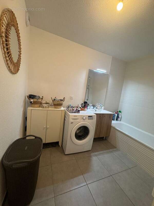 SALLE DE BAIN - Appartement à AUSSONNE