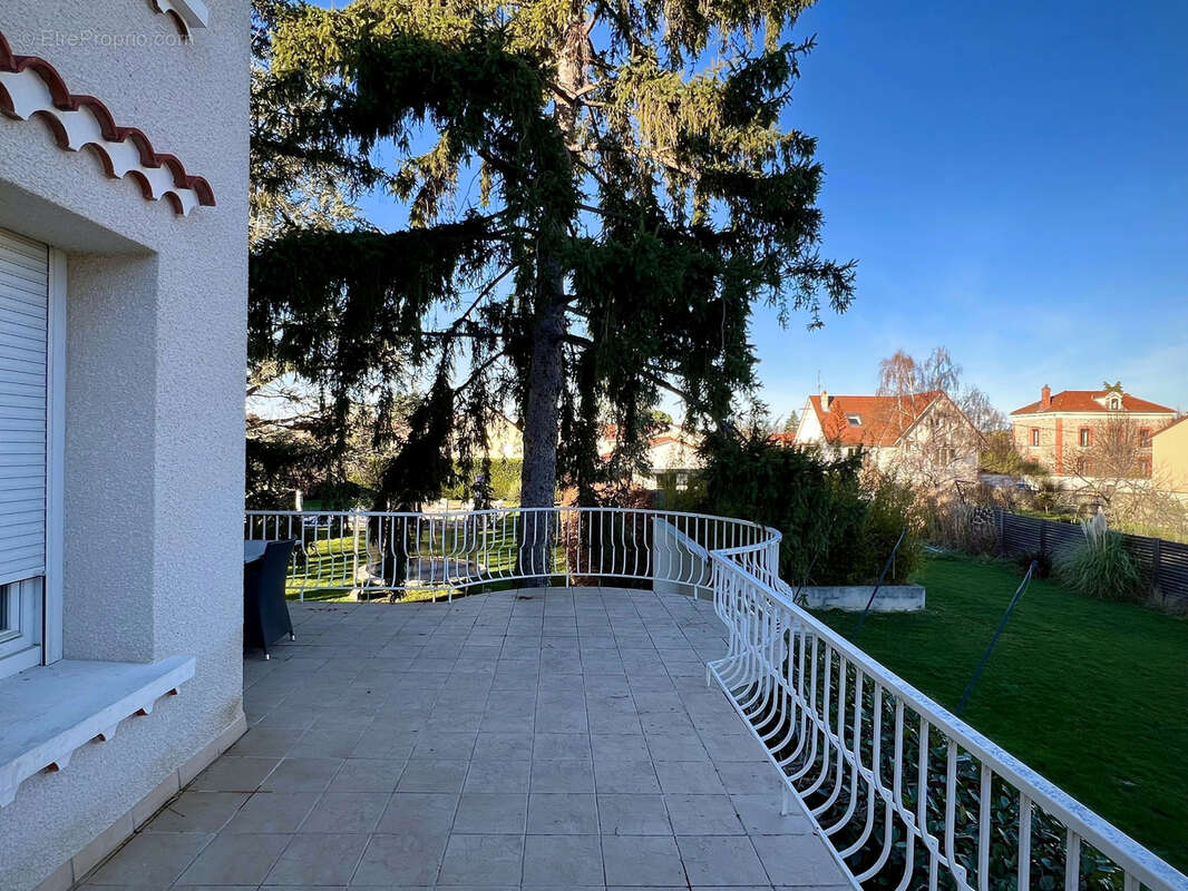 Maison à SAINT-JUST-SAINT-RAMBERT