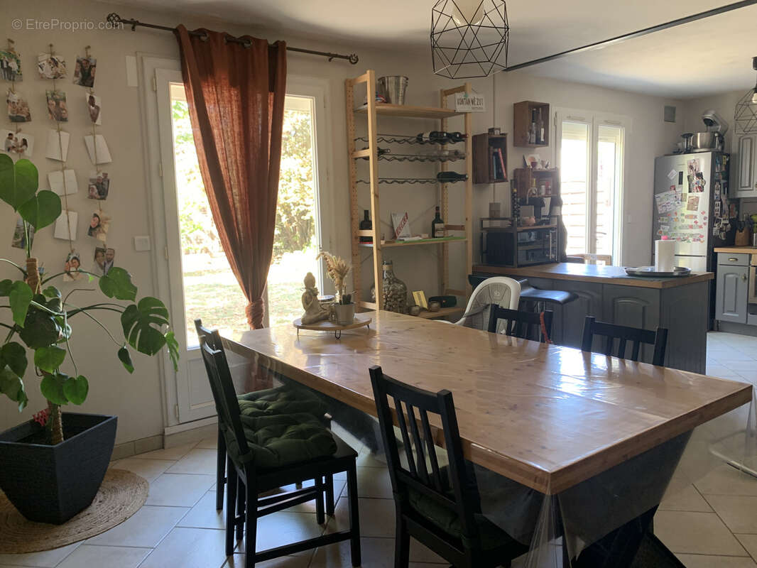 Maison à NAZELLES-NEGRON