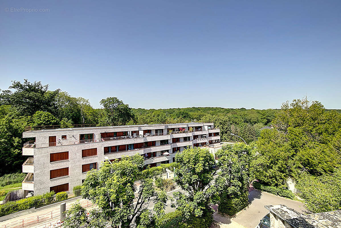 Appartement à VILLE-D'AVRAY
