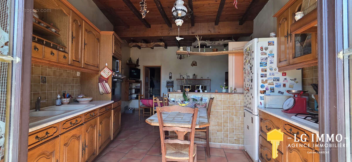 Maison charentaise 206 m2, 5 chambres, grandes dépendances, jardin - photo 13