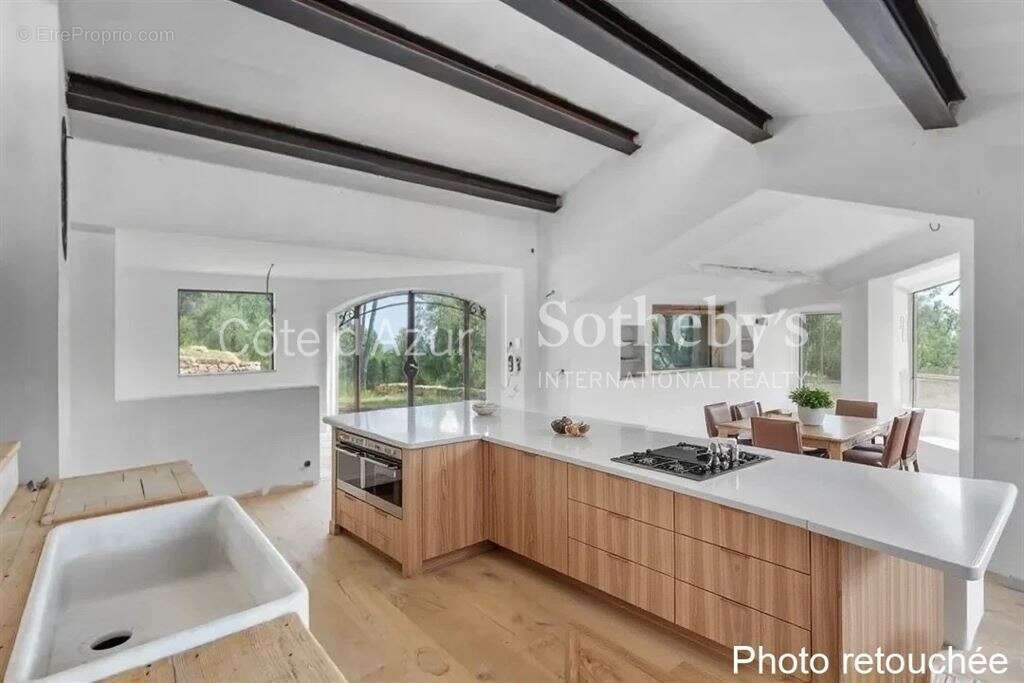 Maison à TOURRETTES