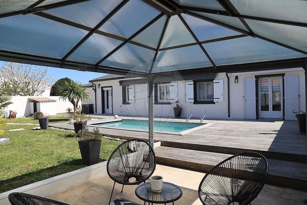 Maison à VAUX-SUR-MER