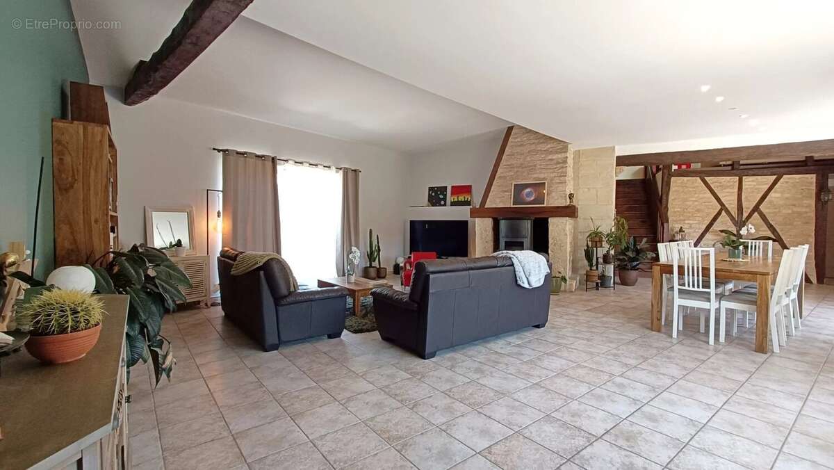 Maison à NEUVILLE-DE-POITOU