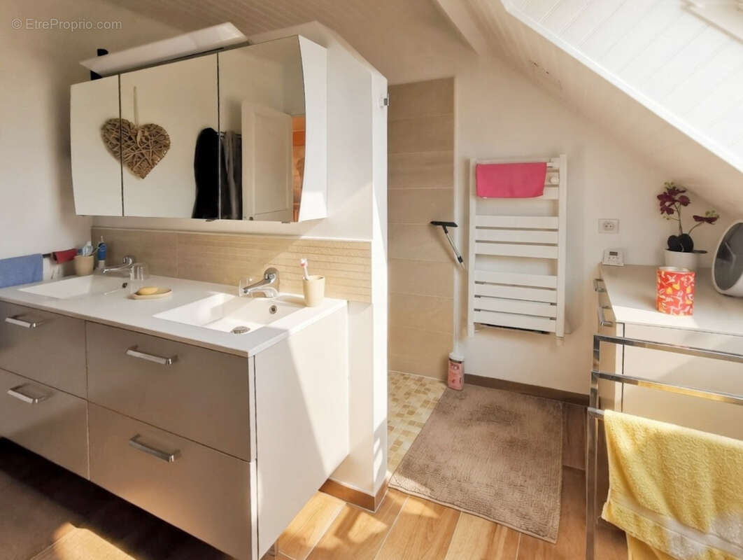 Maison à MAGNY-LES-HAMEAUX