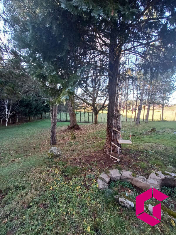 Maison à MONTREGARD