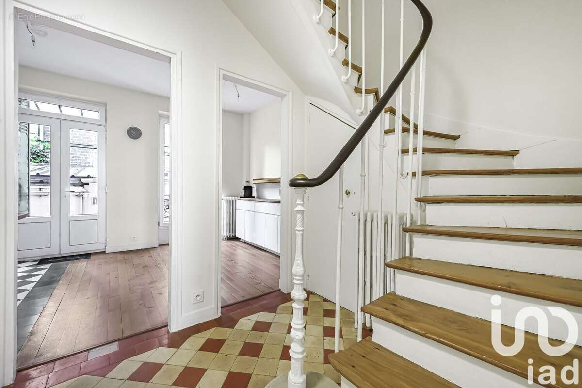 Photo 2 - Appartement à LA GARENNE-COLOMBES