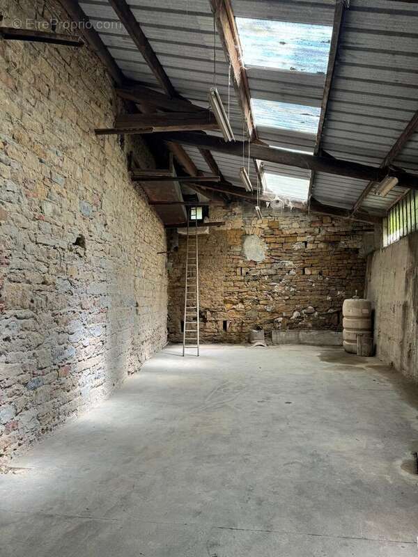 Appartement à FONTAINES-SAINT-MARTIN