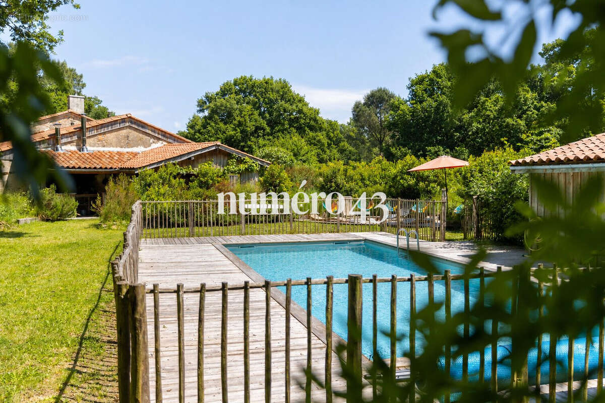 Maison 220 m² à Vendays-Montalivet  - photo 2