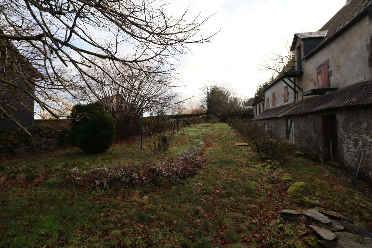 Maison à LAQUEUILLE