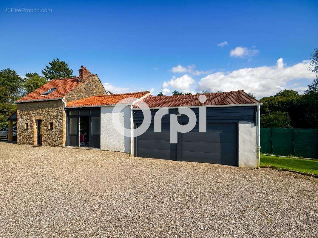 Maison à LA CAPELLE-LES-BOULOGNE